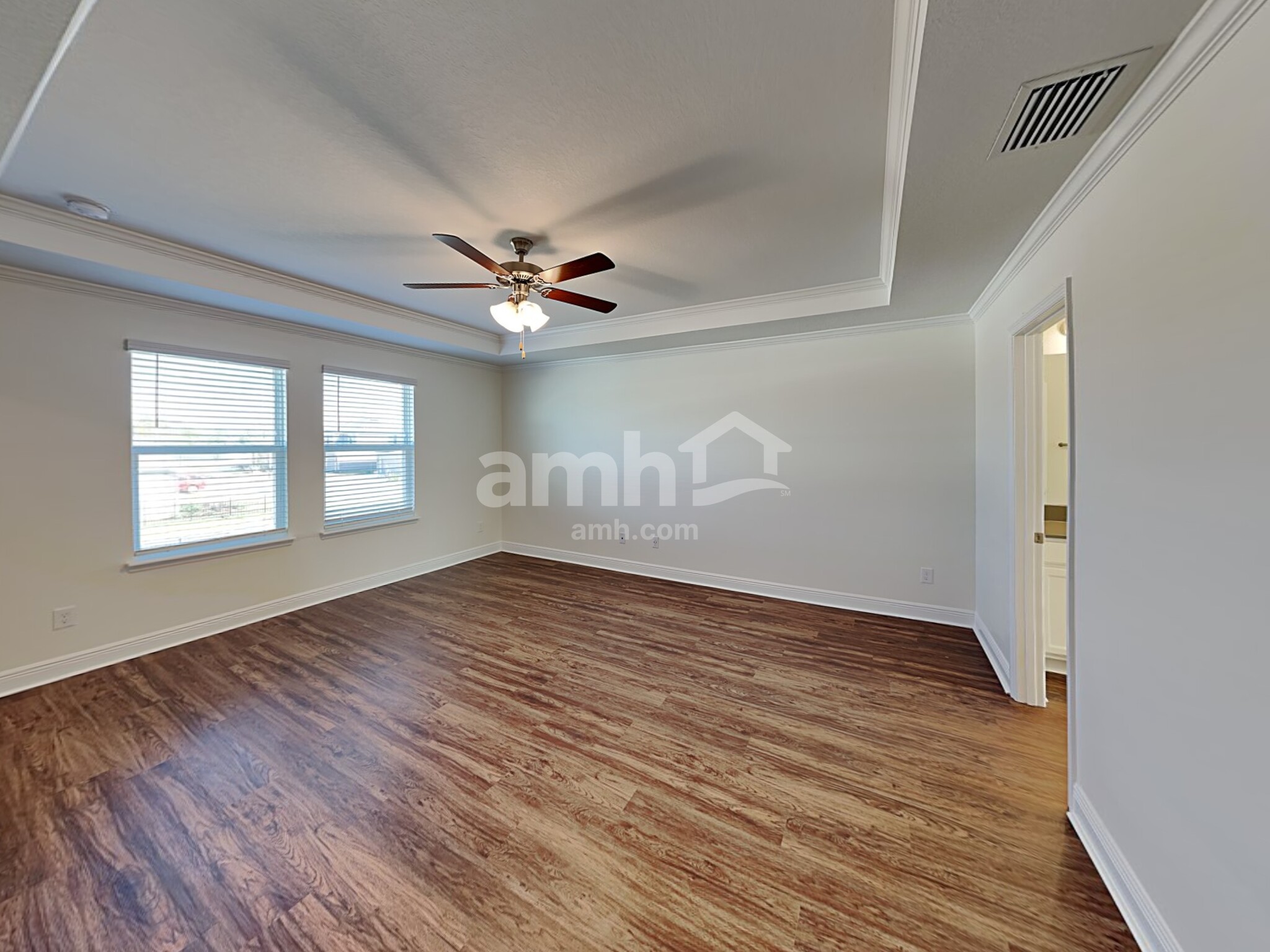 Building Photo - 1320 Mount Logan Dr