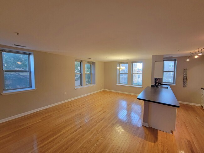 Building Photo - 1308 Clifton St NW