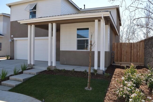 Building Photo - 2402 Urdaneta Way