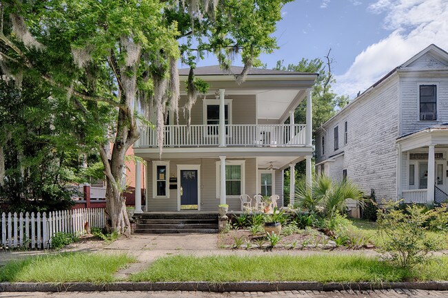 Building Photo - 308 W 40th St