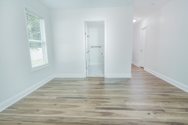 Building Photo - 312 Hawks Bluff Dr