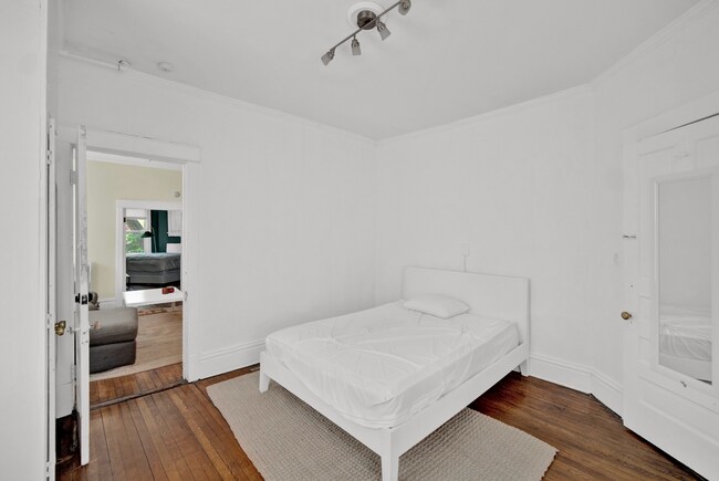 Building Photo - 819 Gaffield Pl