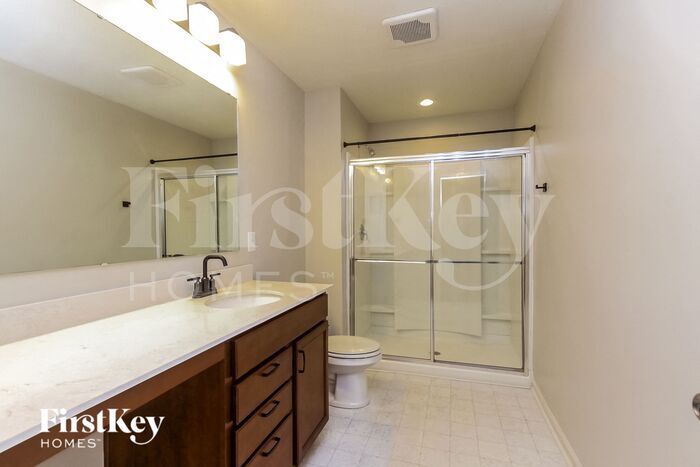 Building Photo - 15445 Eastpark Cir W
