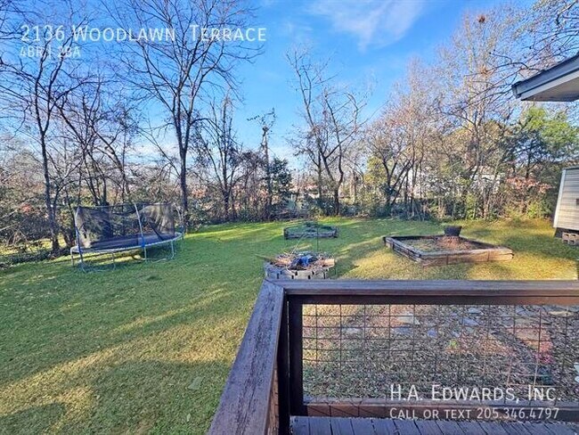 Building Photo - 2136 Woodland Terrace