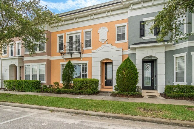 Building Photo - Around the Corner to Avalon Park Towncente...