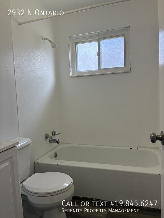 Building Photo - 2932 N Ontario-