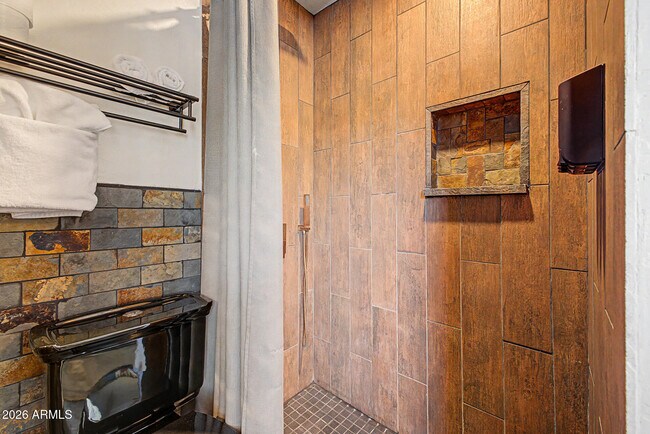 Building Photo - 1221 E Mescal St