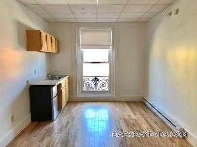 Building Photo - 405 Beacon St