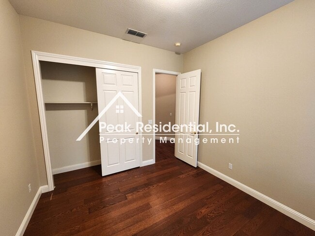 Building Photo - Spacious Folsom 4bd/3ba Home With 3 Car Garage!