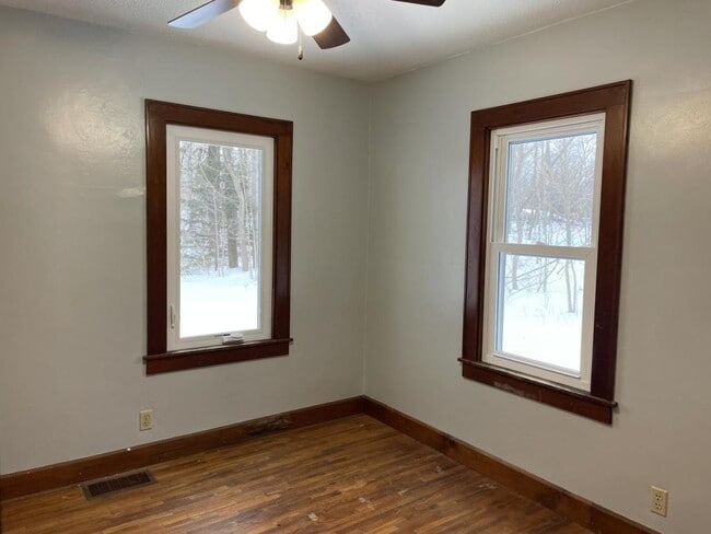 Building Photo - 7927 Red Arrow Hwy