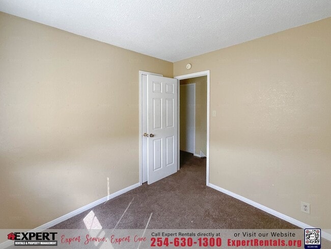 Building Photo - 2307 Lazy Ridge Dr