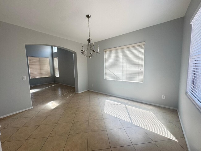 Building Photo - 4610 W Dunbar Dr