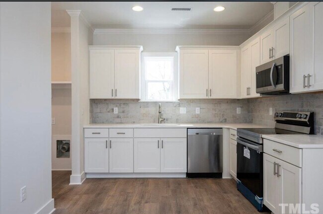 Building Photo - 1004 Linwood Ave