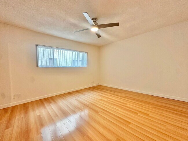 Building Photo - 1432 N Fairfax Ave