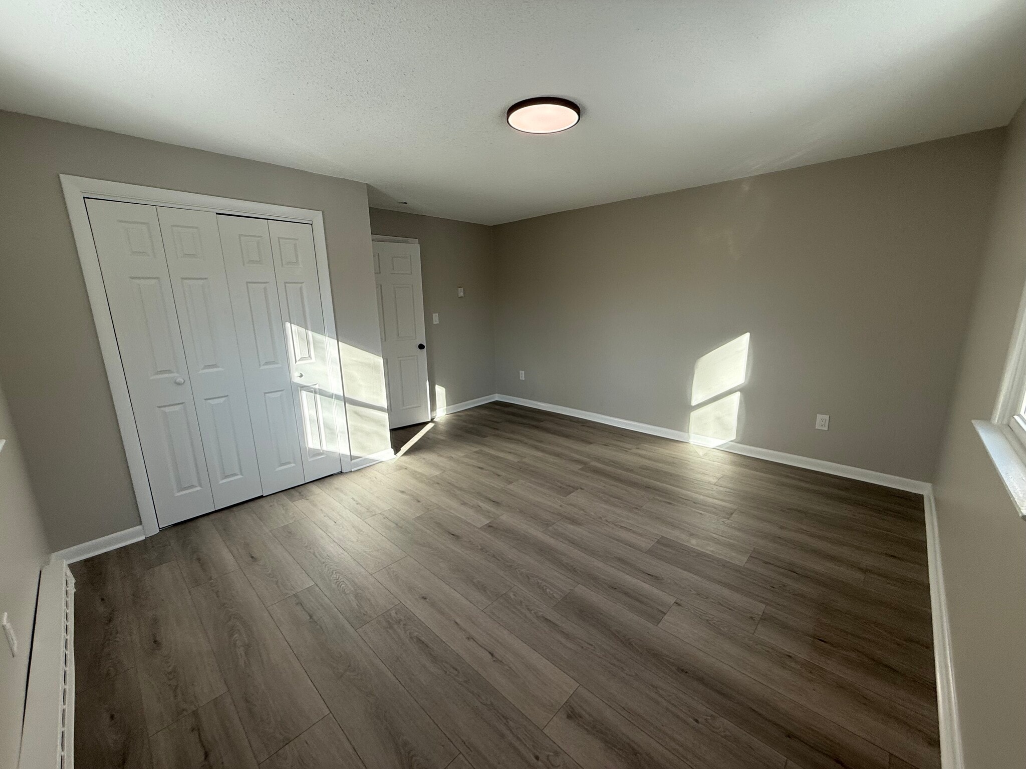 Building Photo - 735 Stafford Rd