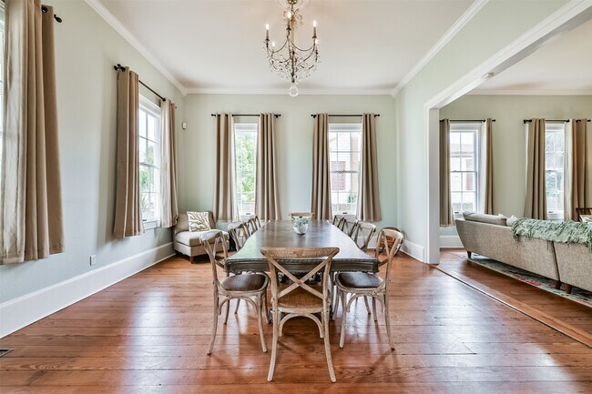 Building Photo - 1121 Market St