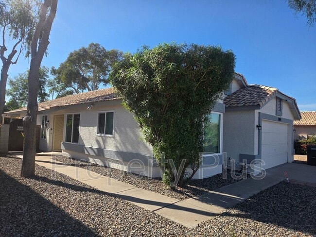 Building Photo - 3009 E Utopia Rd