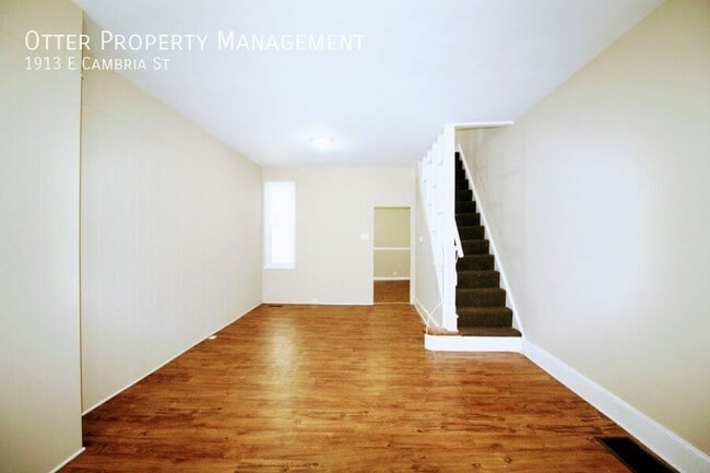 Building Photo - 1913 E Cambria St