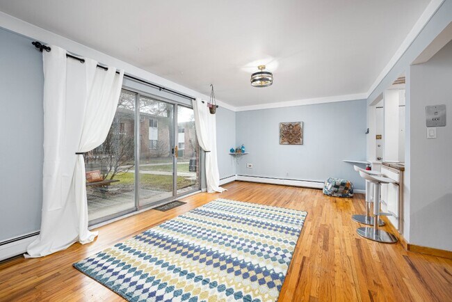Building Photo - 1209 Island Dr