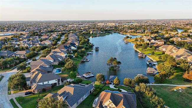 Building Photo - 9502 W Pedernales River Dr