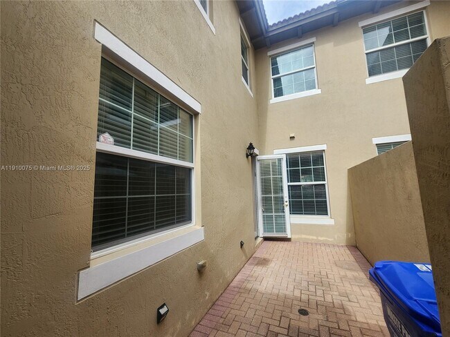 Building Photo - 14722 SW 12th St