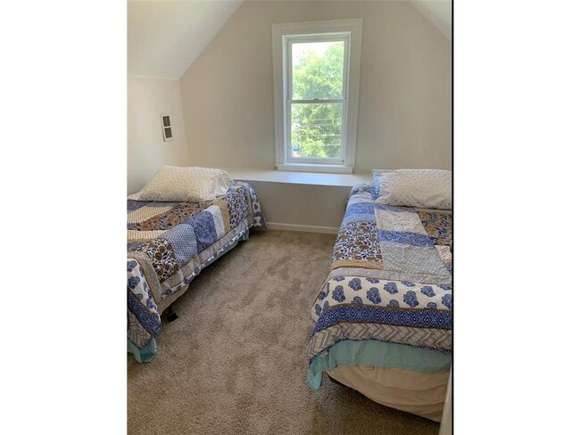 Building Photo - 2818 Dupont Ave N