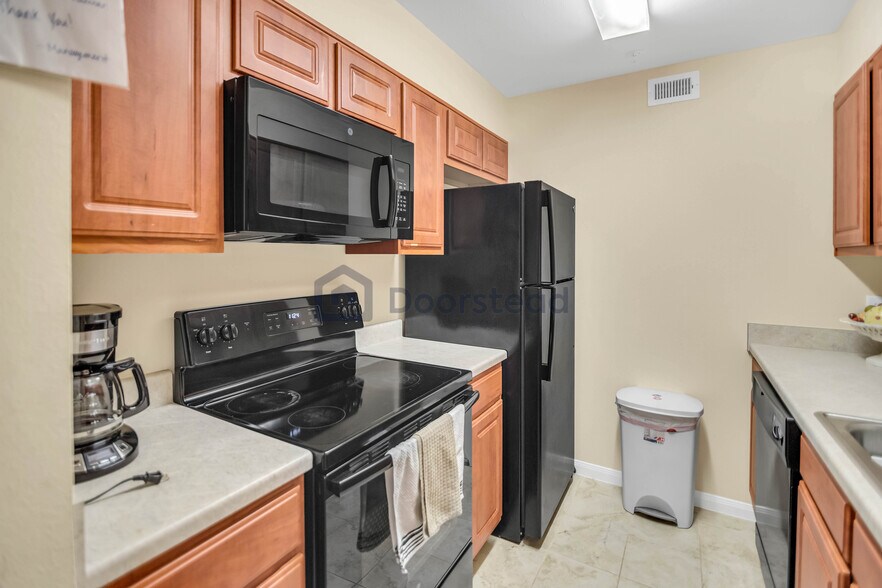 Building Photo - 8415 Hearth Dr