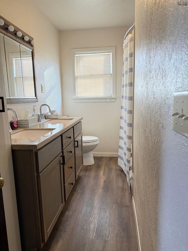 Building Photo - 1019 Harris Ln