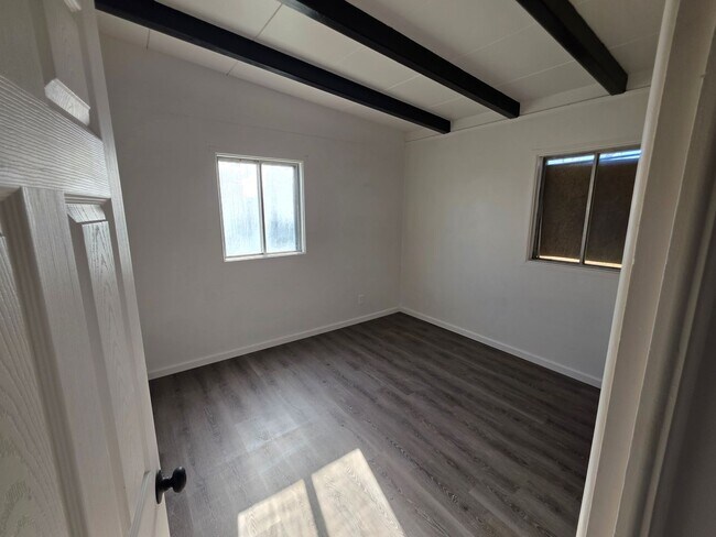 Building Photo - LIMITED TIME**1/2 OFF DEPOSIT**