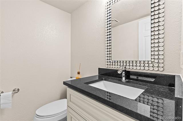 Building Photo - 2754 S Kenton Ct