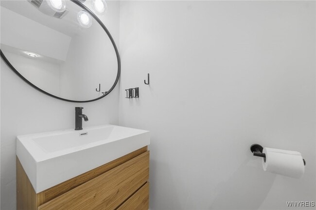 Building Photo - 4316 Clinton St