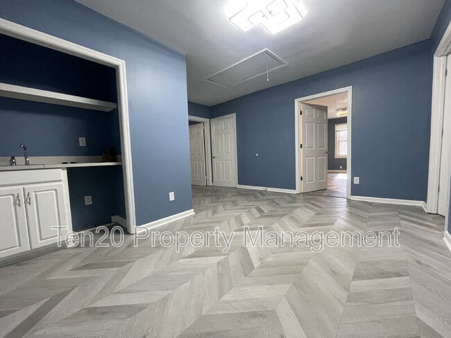 Building Photo - 4741 Armour Rd