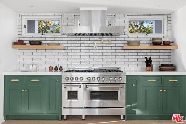 Building Photo - 1514 Sorrento Dr