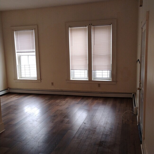 Building Photo - 56 3rd Ave