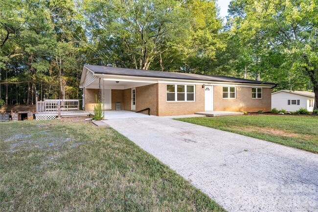 Building Photo - 420 Eastover Ave