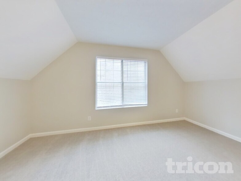 Building Photo - 1008 Carriage Trace Cir