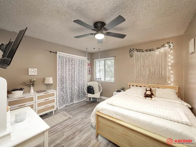 Building Photo - Captivating Home Near Highland Highschool!