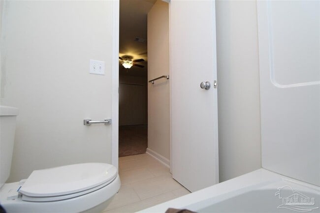 Building Photo - 6948 Spanish Trail