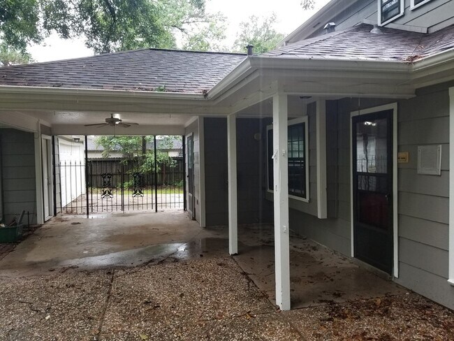 Building Photo - 3911 Brightwood Dr