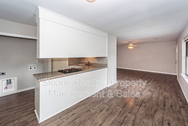 Building Photo - 819 Sandpiper Dr