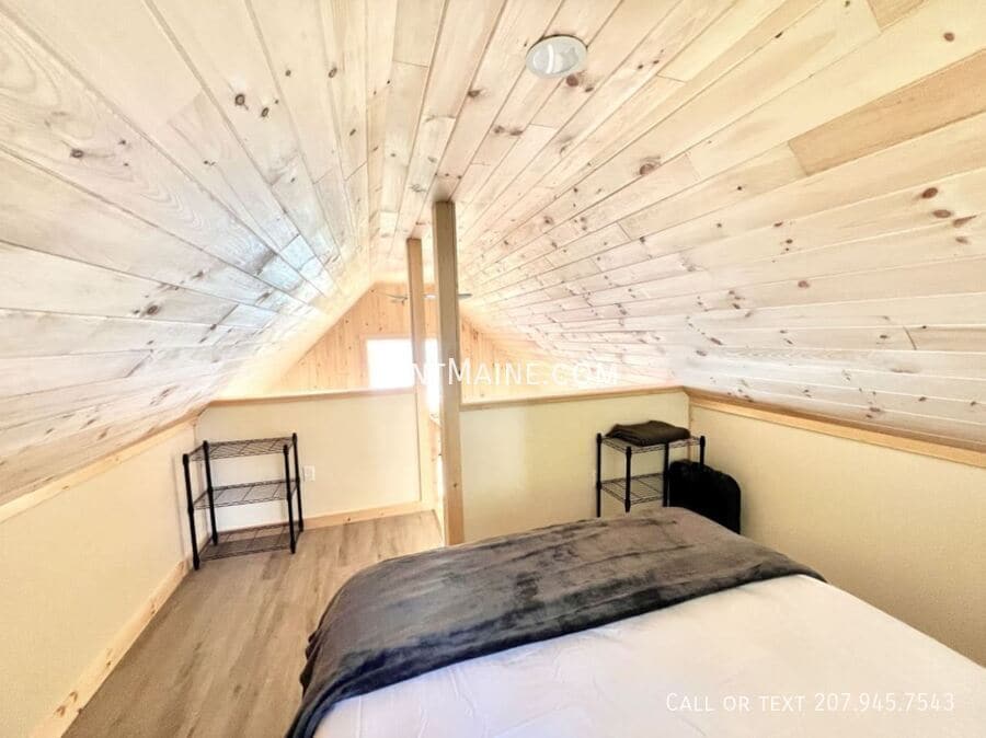 Building Photo - 8 Sand Beach Ln