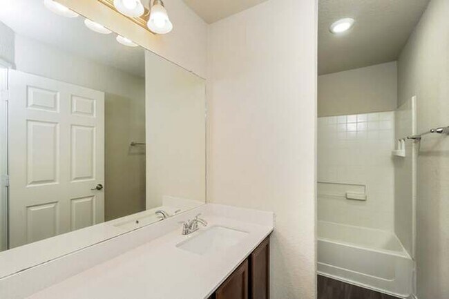 Building Photo - 7606 Millchase