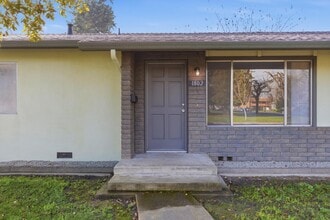 Building Photo - 1802 Rockford Ave