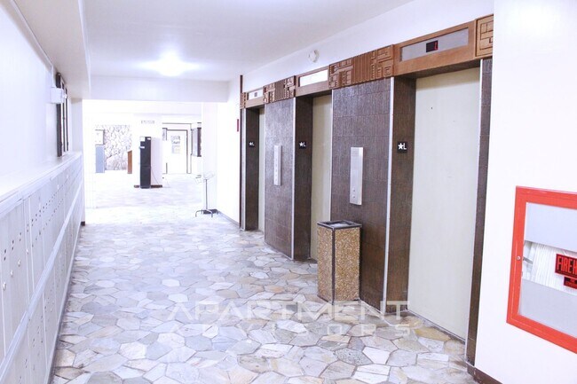 Building Photo - Five Regents Condominium