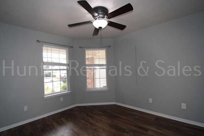 Building Photo - Walker Place Beauty