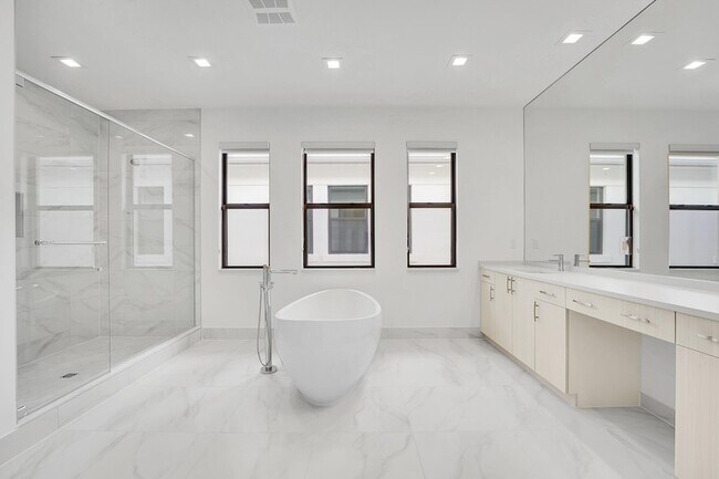 Building Photo - 13005 Feathering Wy