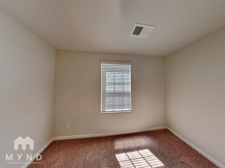 Building Photo - 126 Warwick Dr