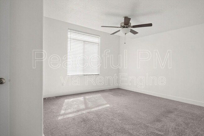 Building Photo - 6541 S Aspen Ln