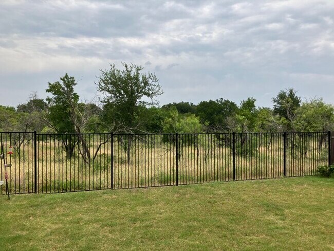 Building Photo - 393 Gaida Loop