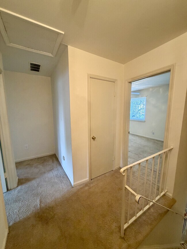 Building Photo - 305 W Cadbury Dr
